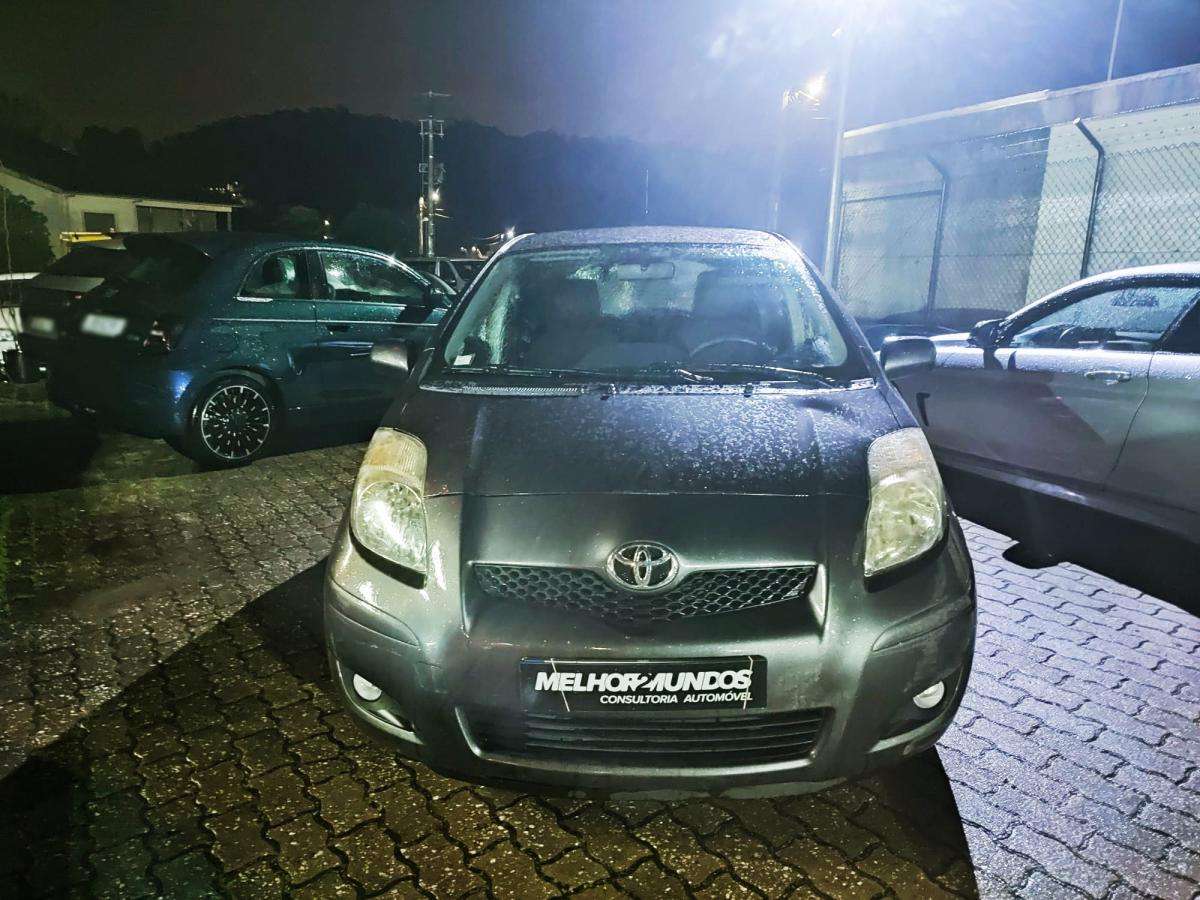 toyota-yaris-2011-gasolina-998cc