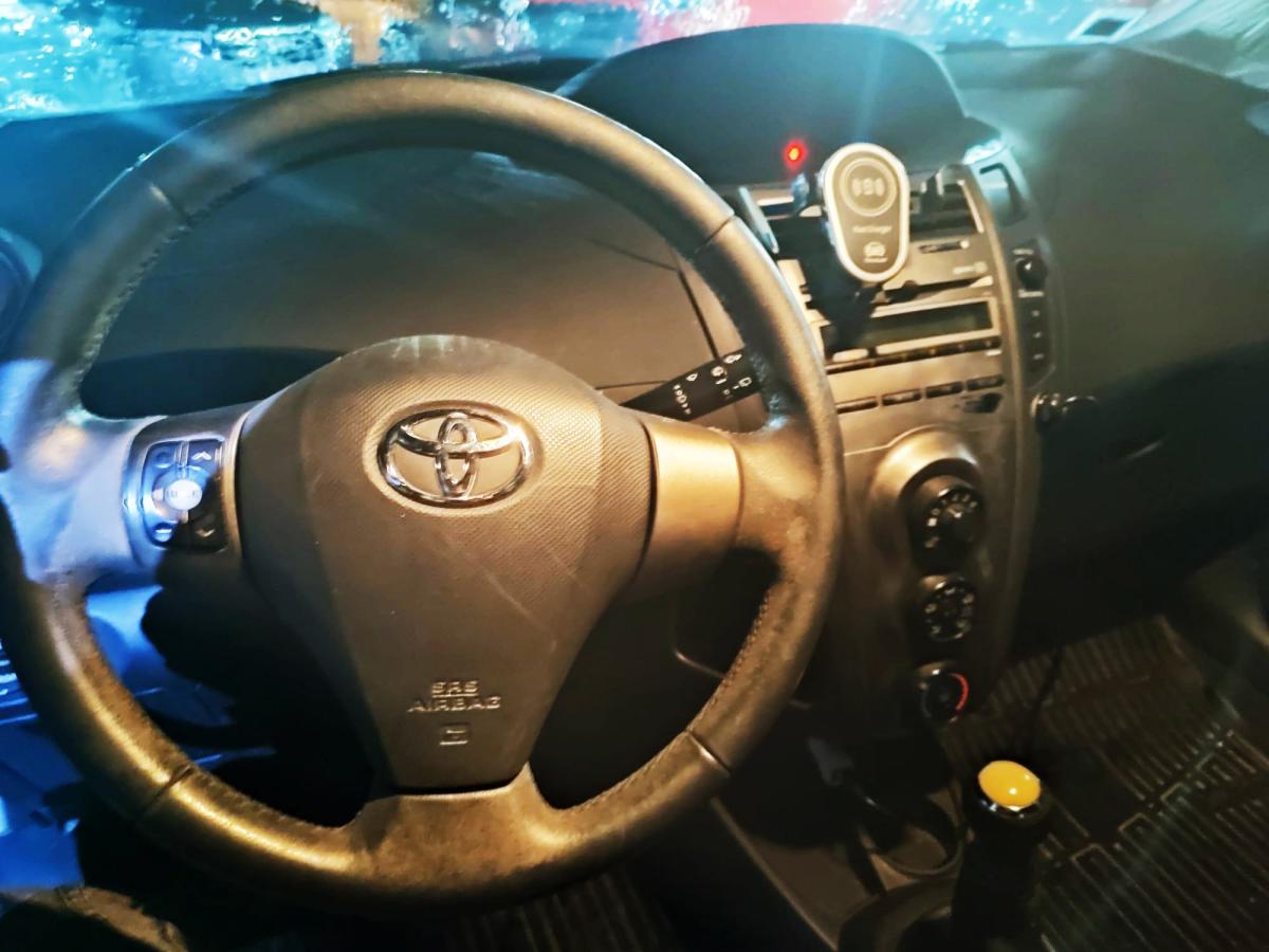 toyota-yaris-2011-gasolina-998cc
