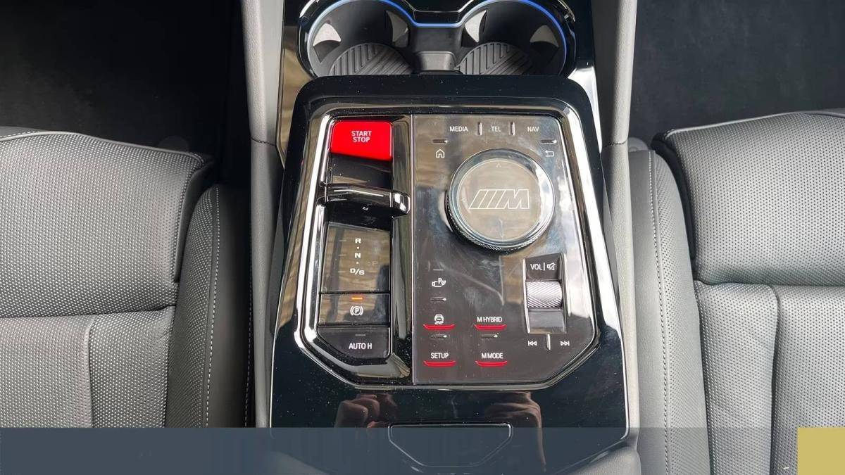 bmw-serie-5-2025-hibrido-a-gasolina-4395cc