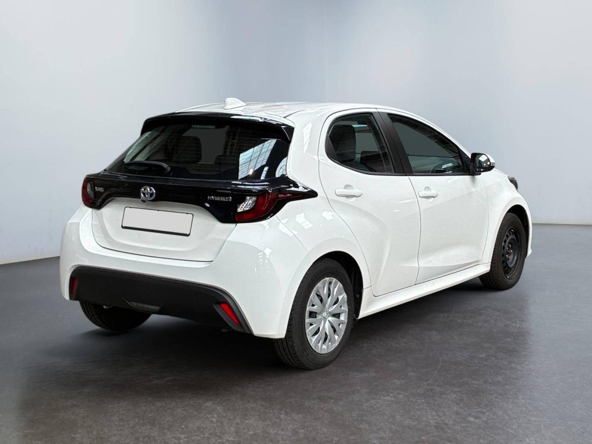 toyota-yaris-2023-hibrido-a-gasolina-1490cc