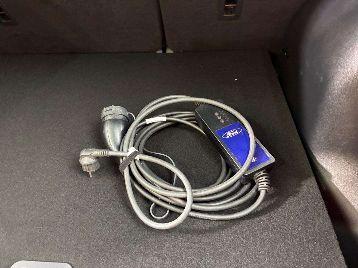 ford-kuga-2023-hibrido-a-gasolina-2488cc