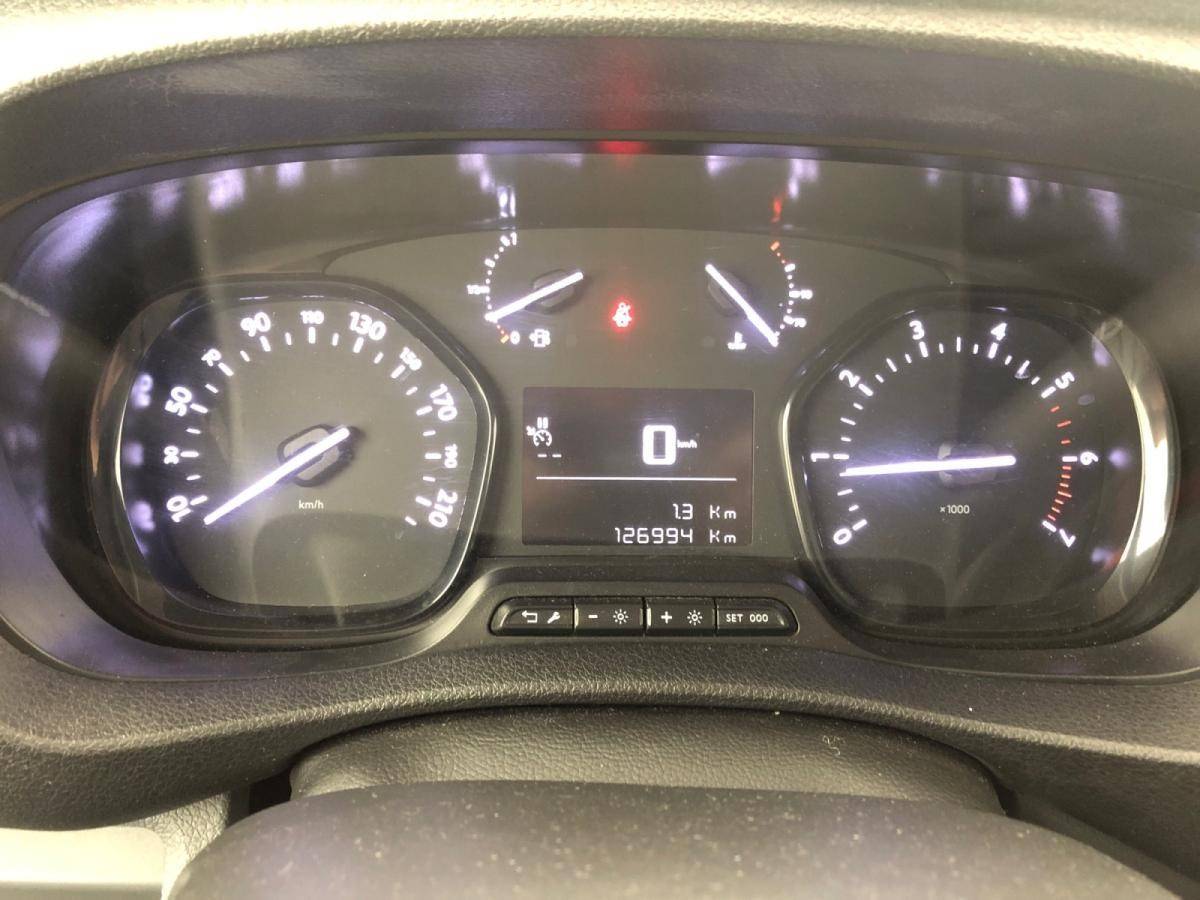 opel-vivaro-2021-diesel-1499cc
