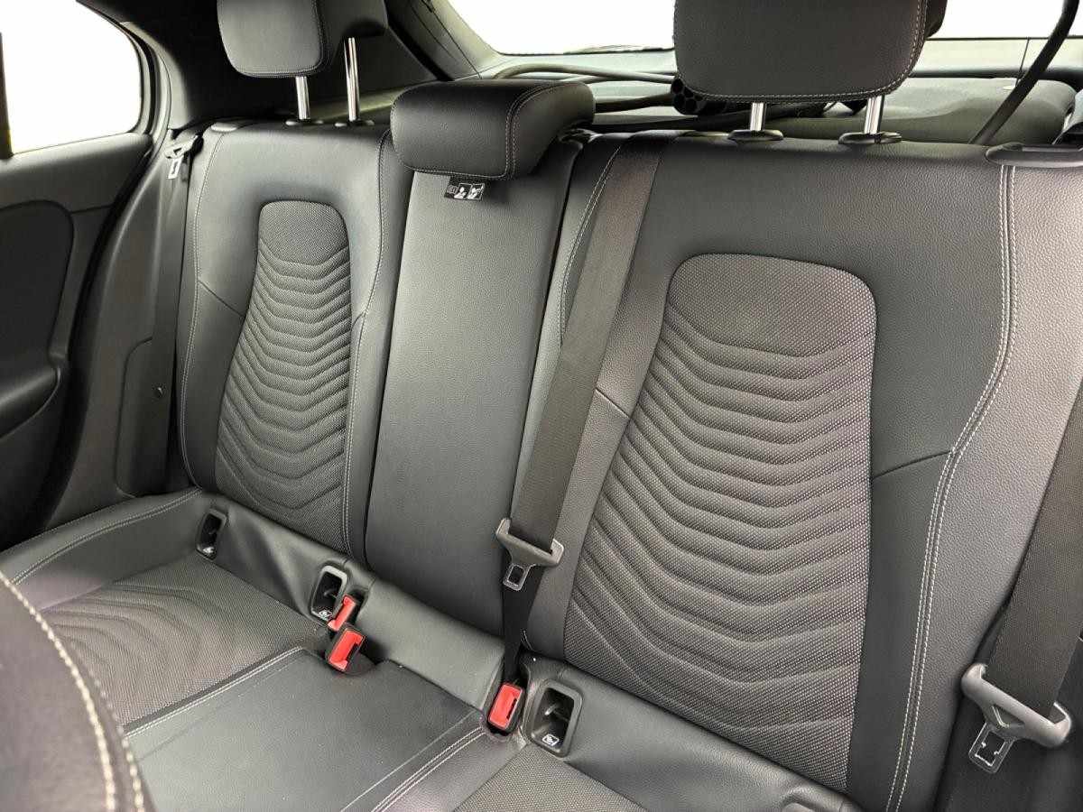mercedes-benz-classe-a-2022-hibrido-a-gasolina-1332cc