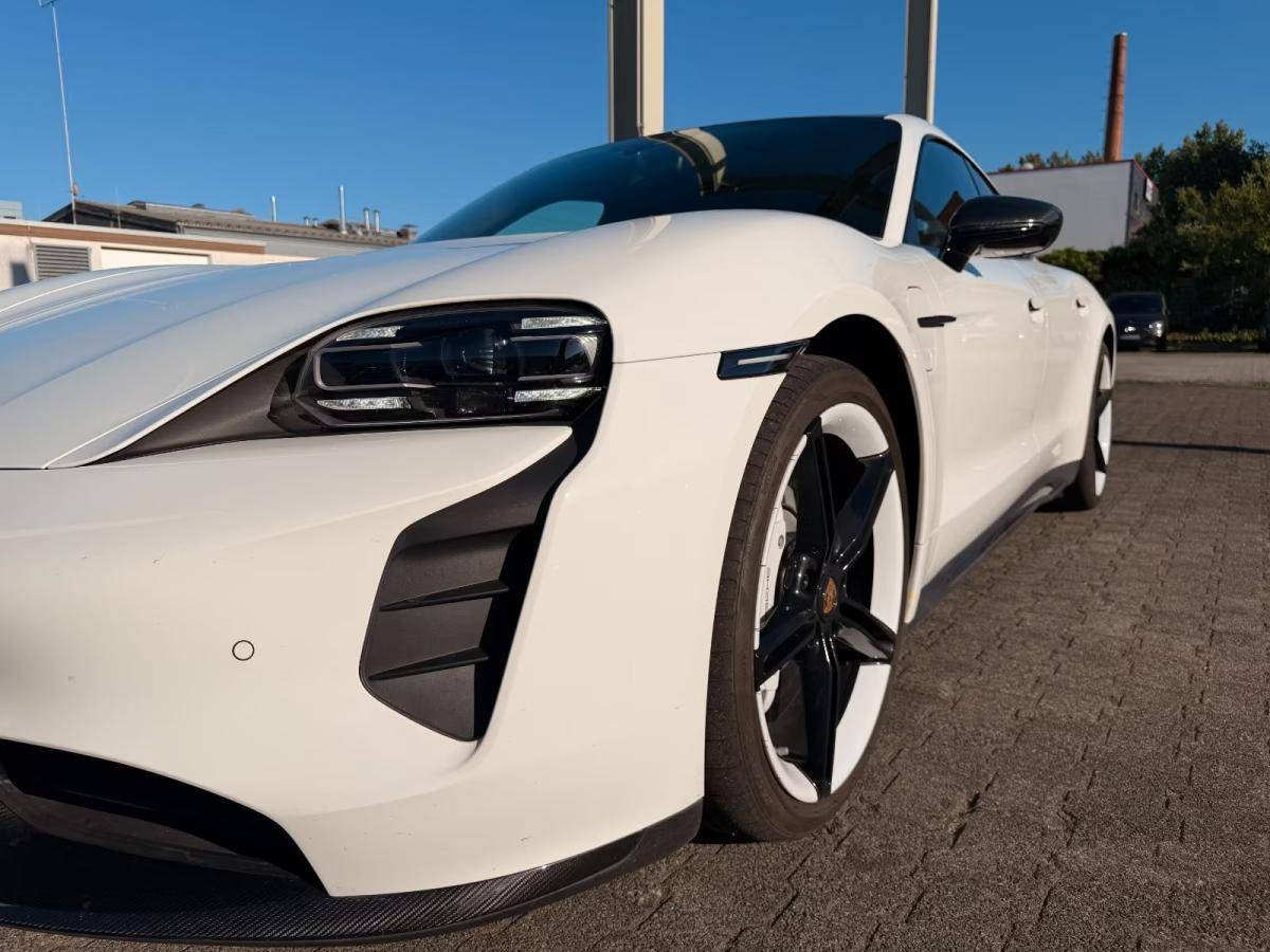 porsche-taycan-2021-eletrico-0cc