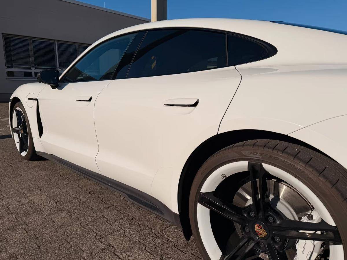 porsche-taycan-2021-eletrico-0cc
