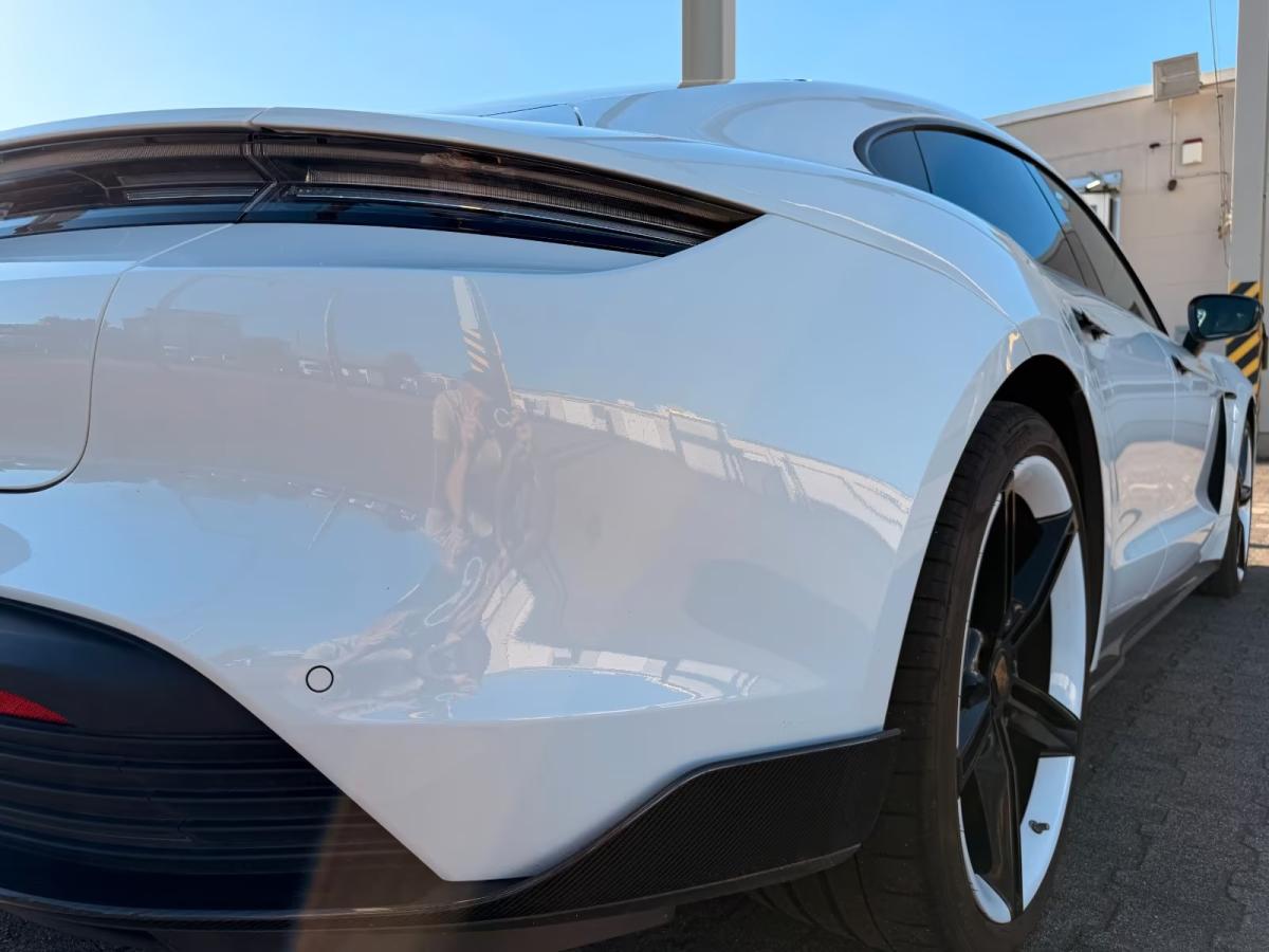 porsche-taycan-2021-eletrico-0cc