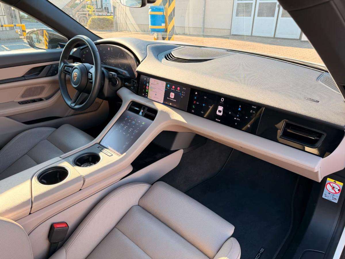 porsche-taycan-2021-eletrico-0cc