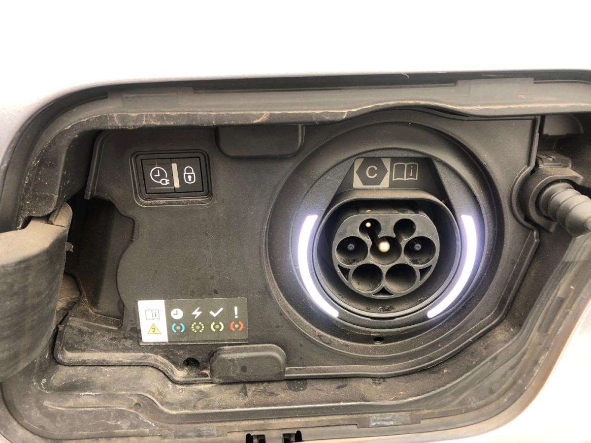peugeot-3008-2023-hibrido-a-gasolina-1598cc