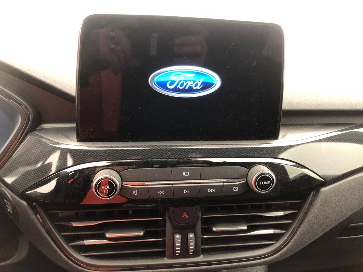 ford-kuga-2023-hibrido-a-gasolina-2488cc