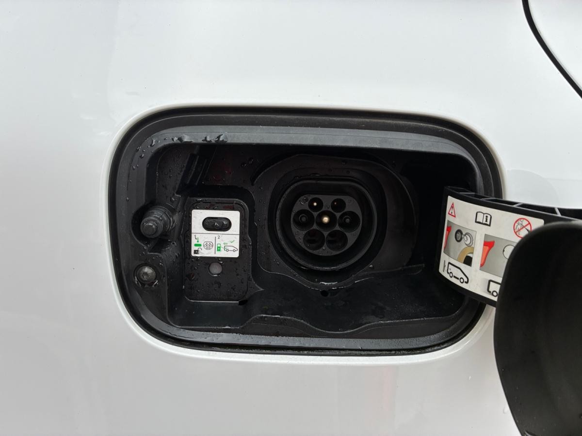 renault-megane-break-2021-hibrido-a-gasolina-1598cc