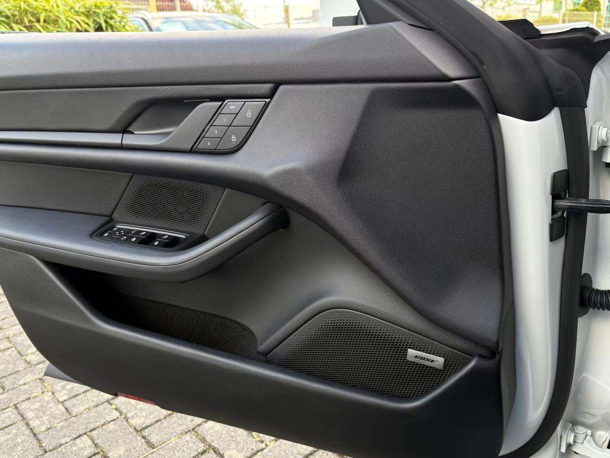 porsche-taycan-2022-eletrico-0cc