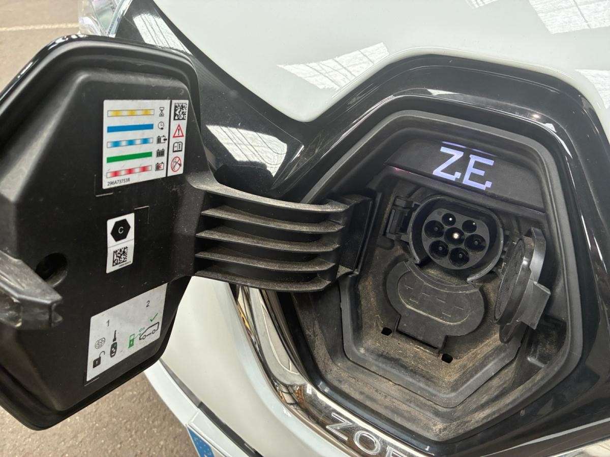 renault-zoe-2022-eletrico-0cc