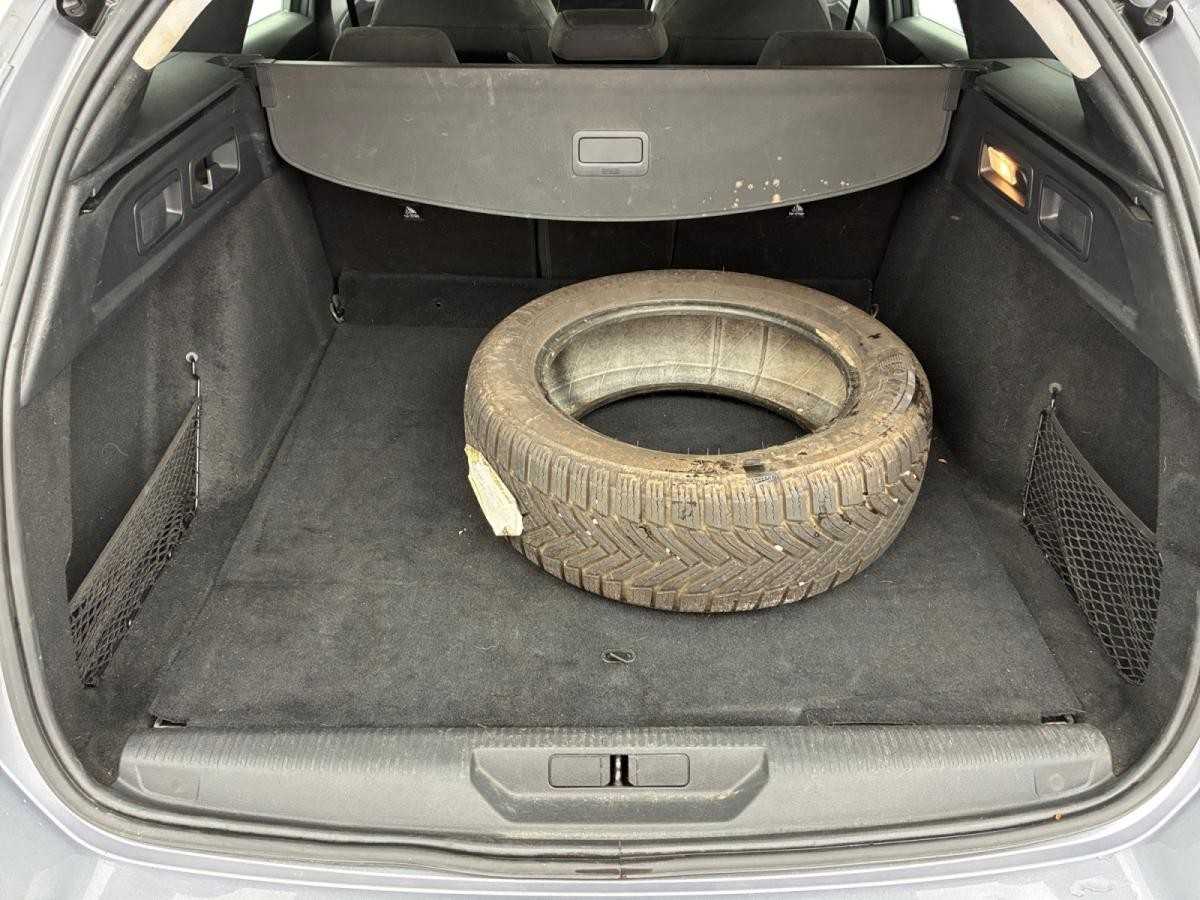 peugeot-308-sw-2023-gasolina-1199cc