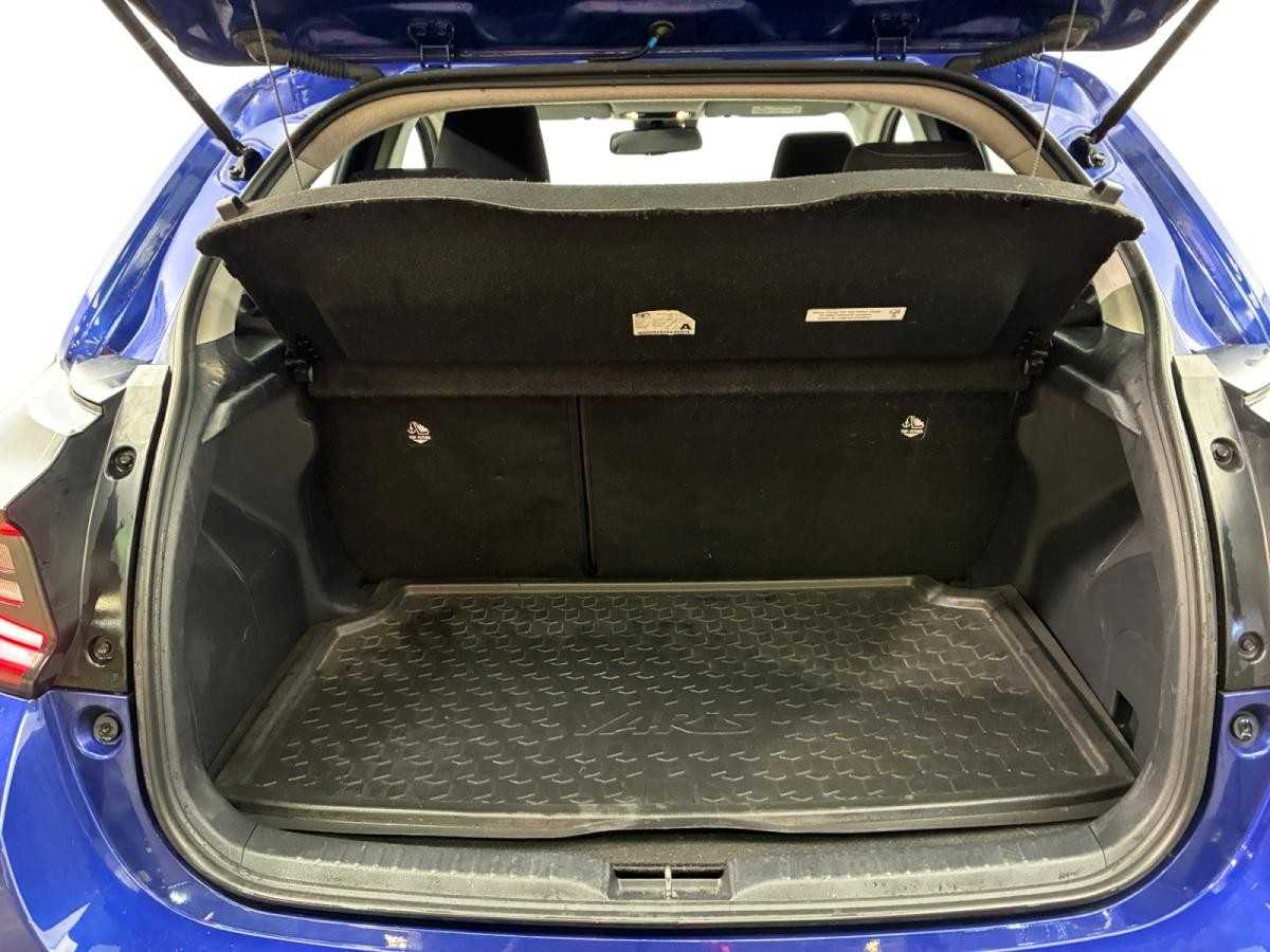 toyota-yaris-2022-hibrido-a-gasolina-1490cc