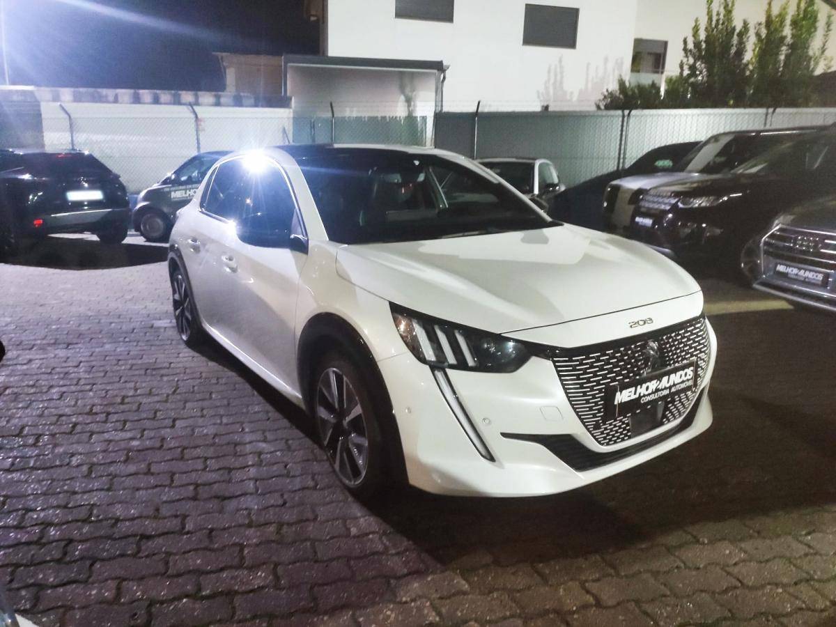 peugeot-208-2021-eletrico-500cc