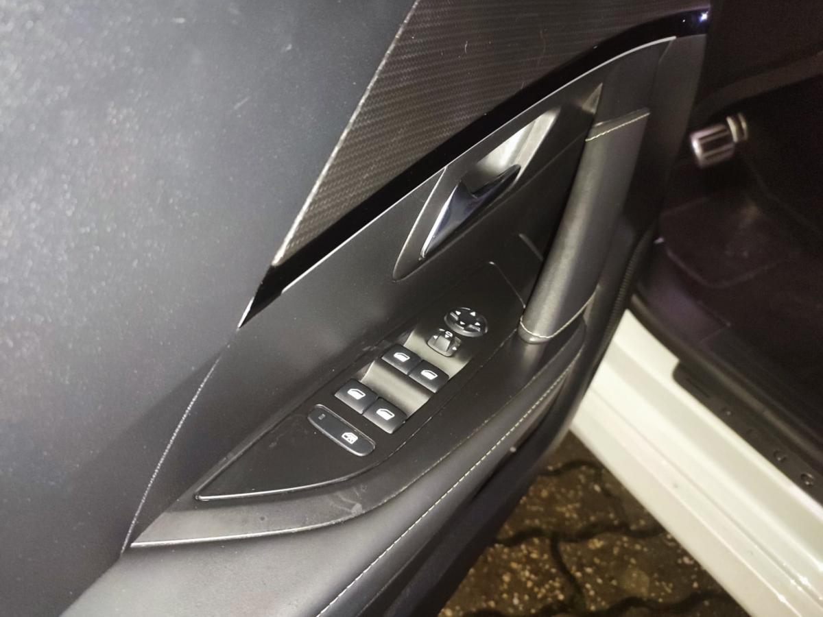 peugeot-208-2021-eletrico-500cc