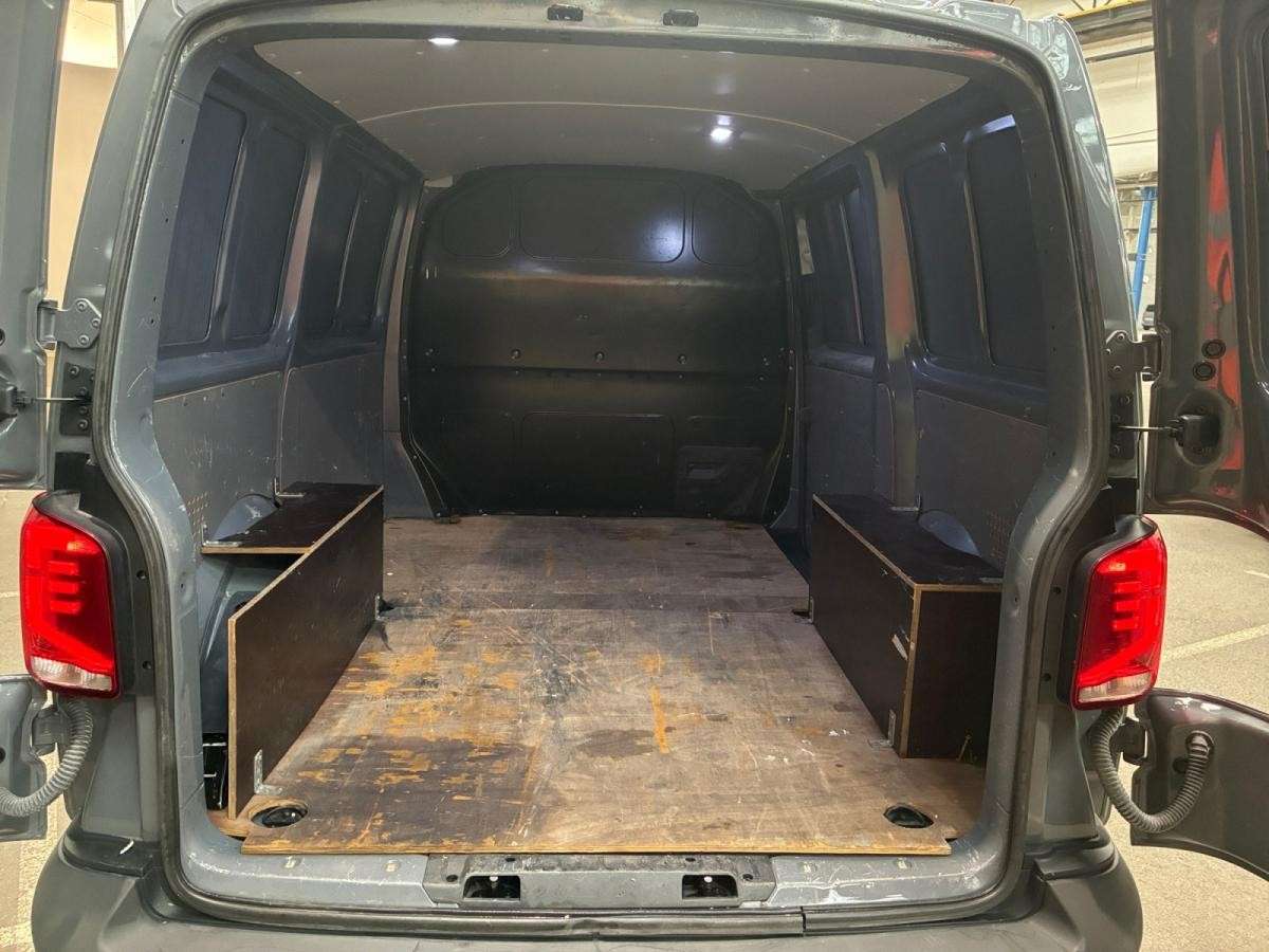 volkswagen-transporter-2020-diesel-1968cc