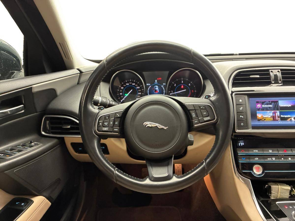 jaguar-xe-2016-diesel-1999cc