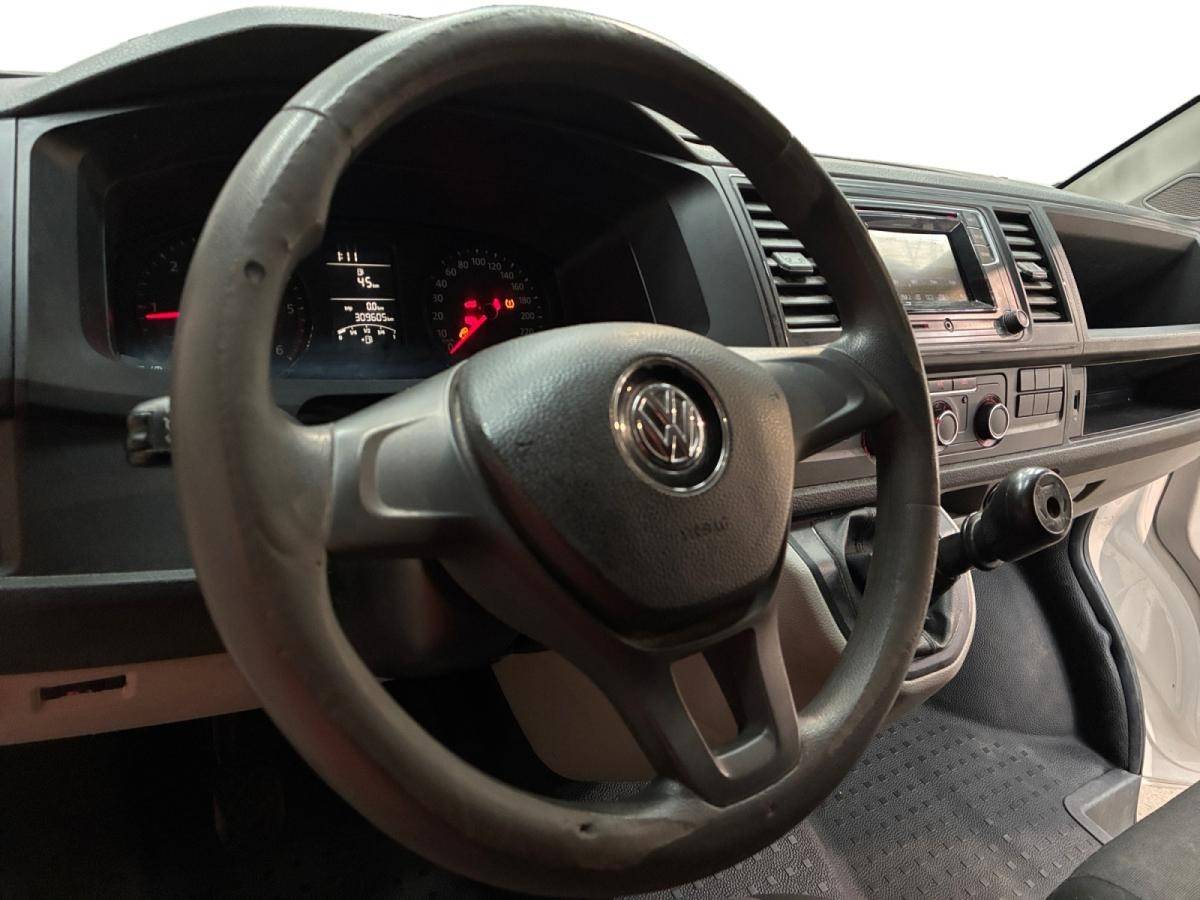 volkswagen-transporter-2018-diesel-1968cc