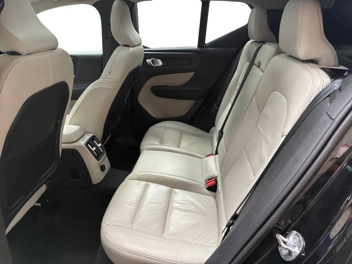 volvo-xc40-2023-hibrido-a-gasolina-1477cc
