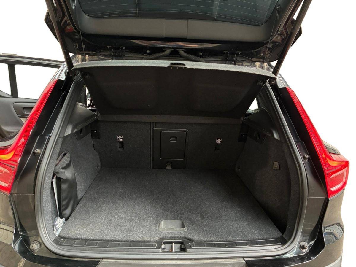 volvo-xc40-2023-hibrido-a-gasolina-1477cc