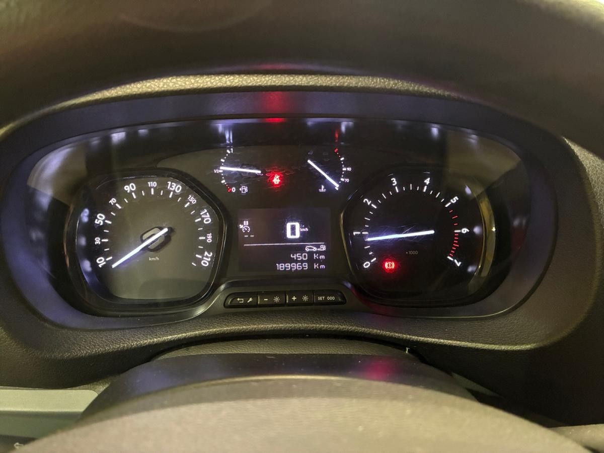 opel-vivaro-2020-diesel-1499cc