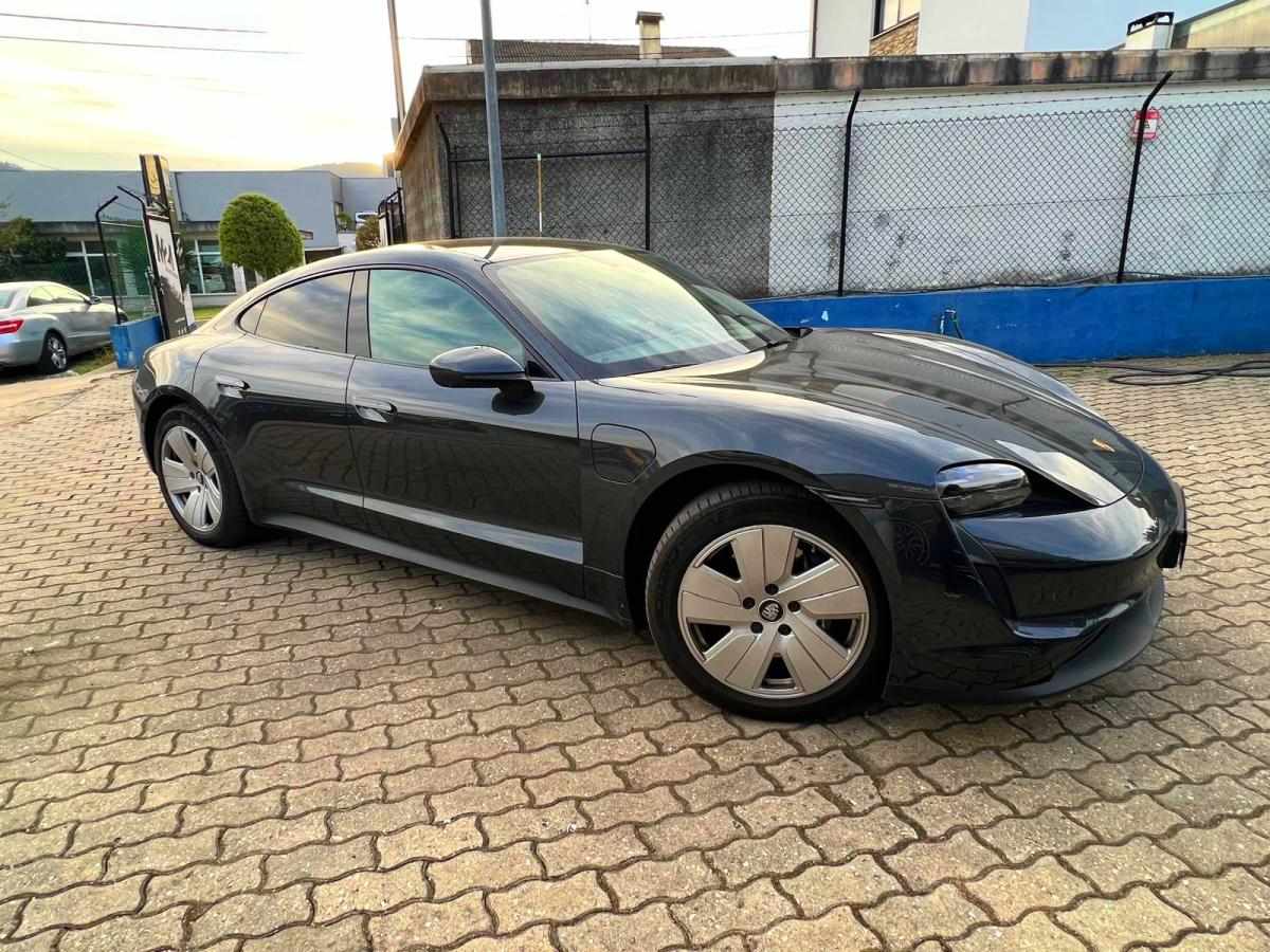porsche-taycan-2023-eletrico-0cc