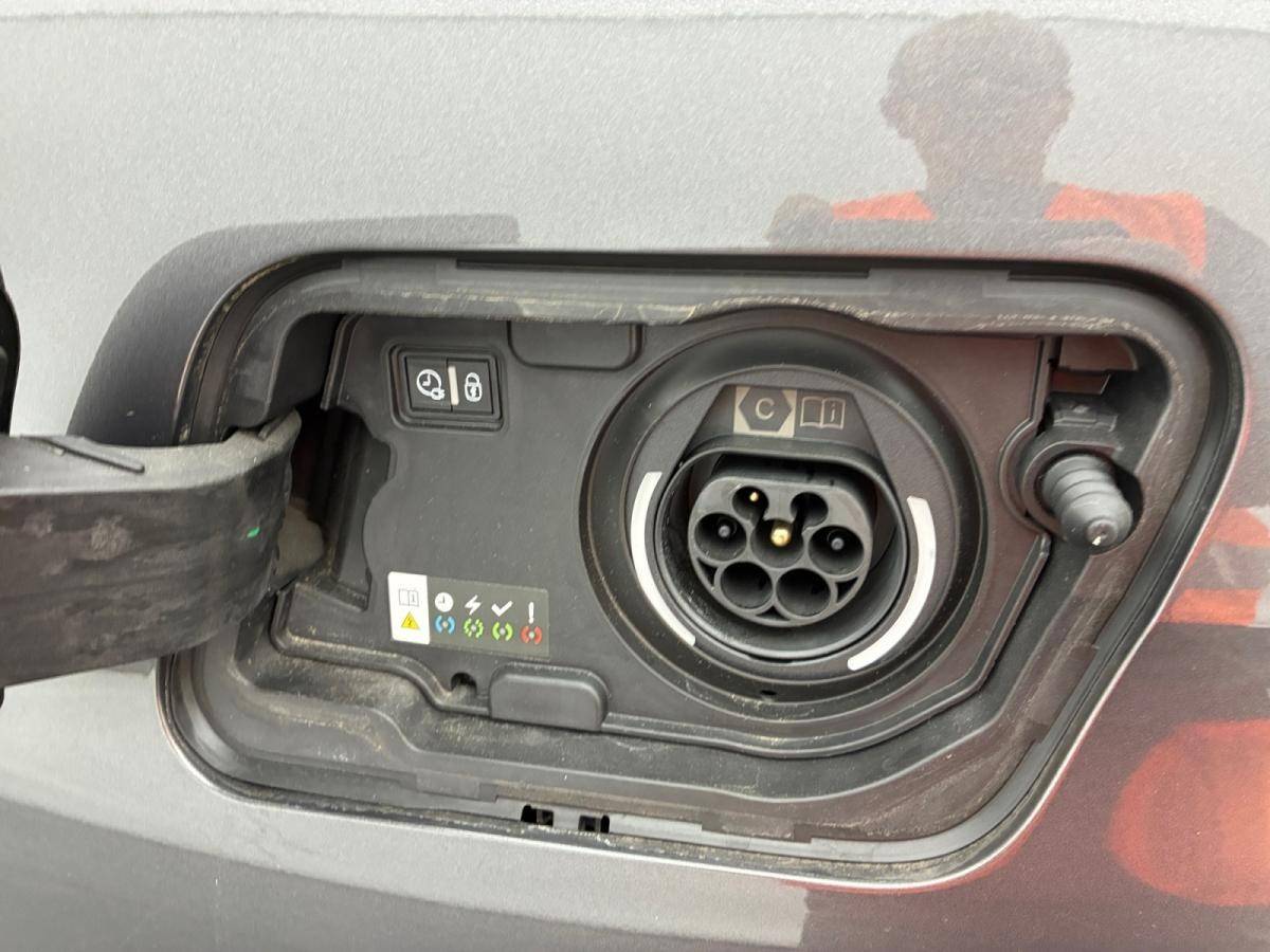 peugeot-3008-2022-hibrido-a-gasolina-1598cc