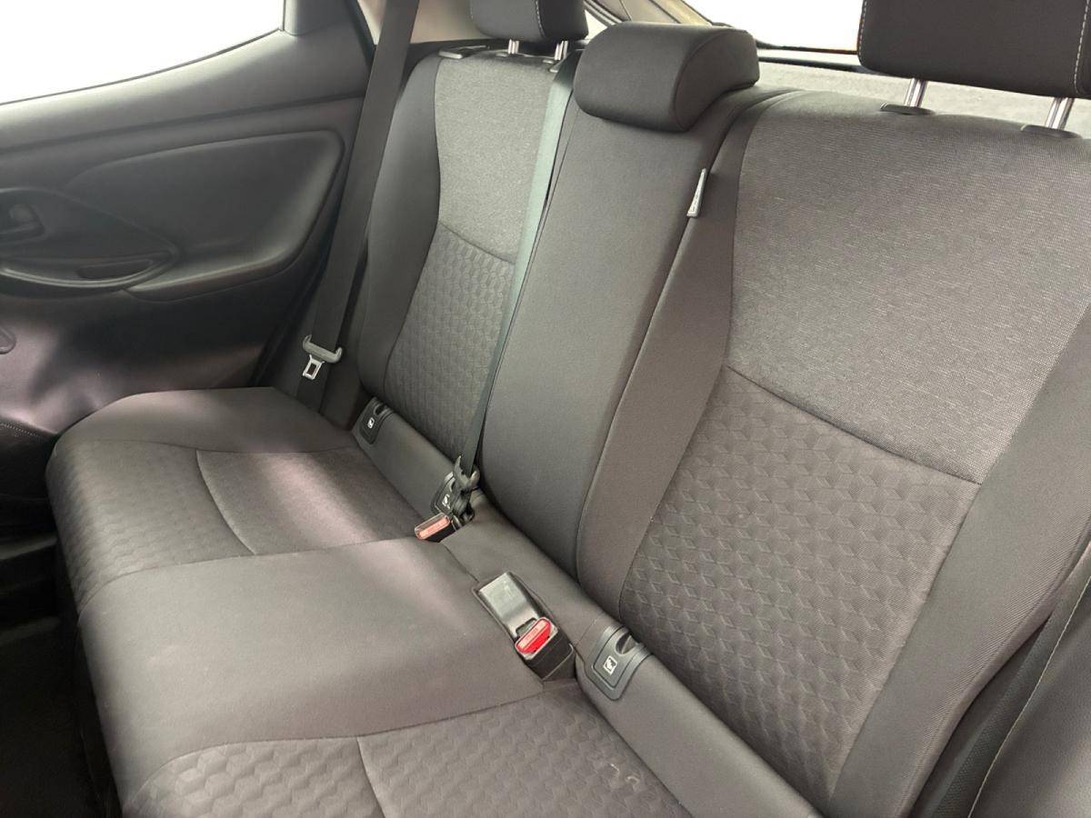 toyota-yaris-2022-hibrido-a-gasolina-1490cc