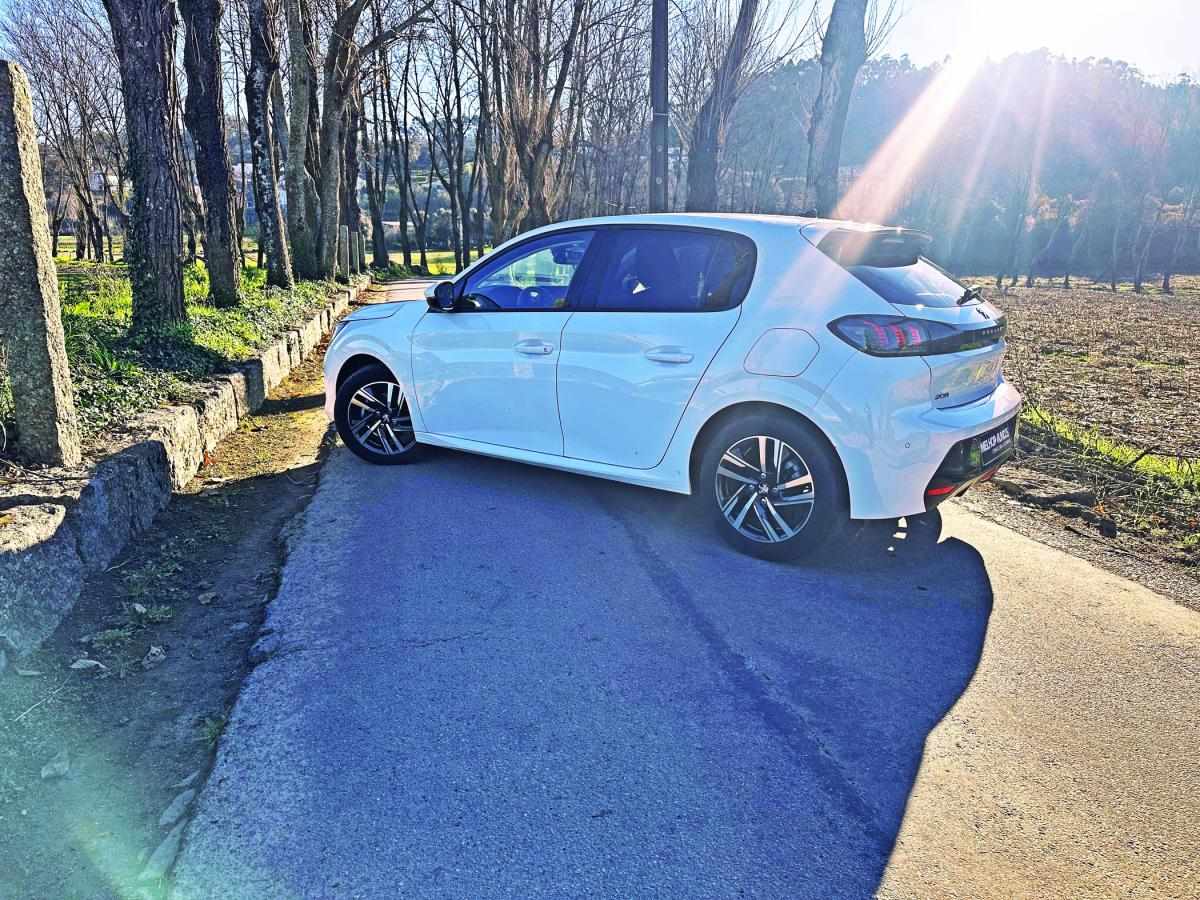 peugeot-208-2021-gasolina-1199cc