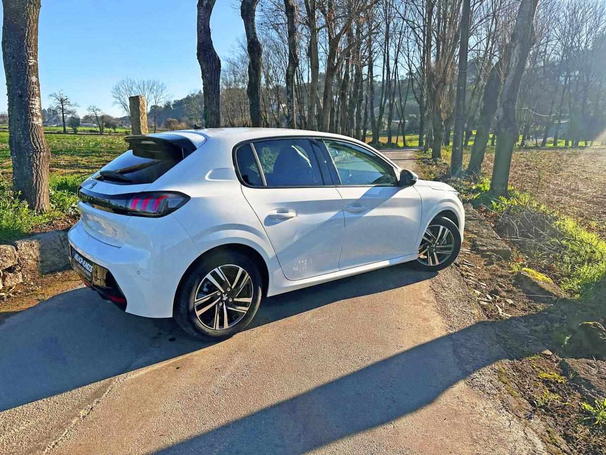 peugeot-208-2021-gasolina-1199cc