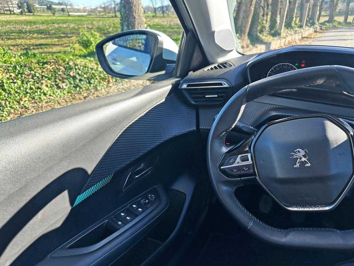 peugeot-208-2021-gasolina-1199cc