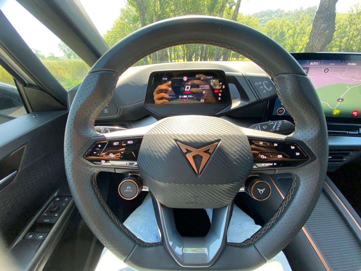cupra-born-2023-eletrico-500cc