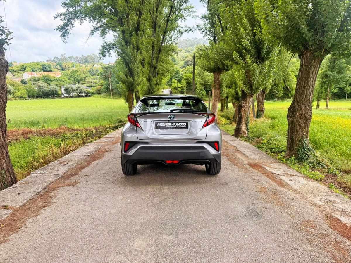 toyota-c-hr-2022-hibrido-a-gasolina-1798cc