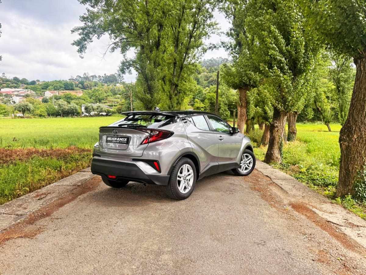 toyota-c-hr-2022-hibrido-a-gasolina-1798cc
