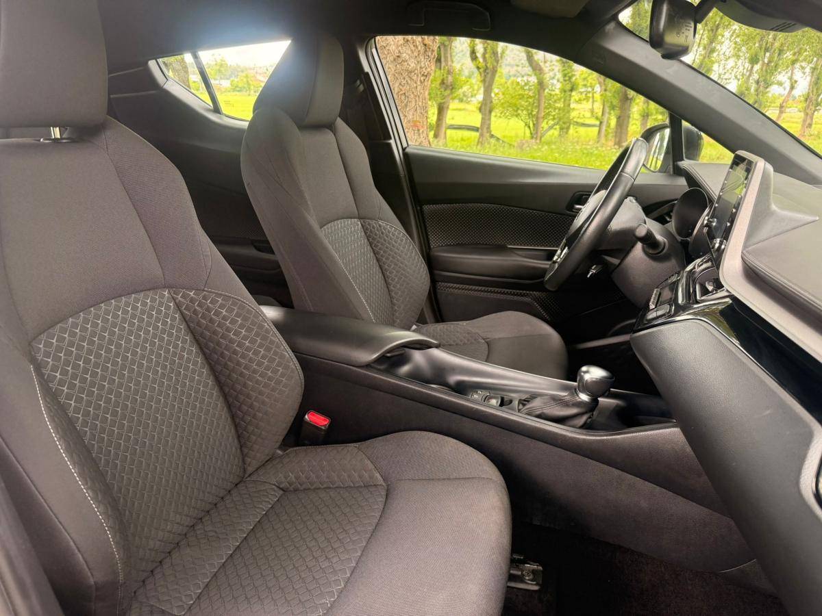 toyota-c-hr-2022-hibrido-a-gasolina-1798cc