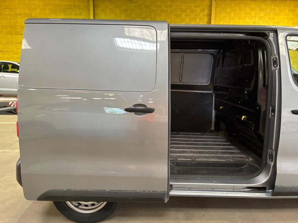 citroen-jumpy-2022-diesel-1499cc