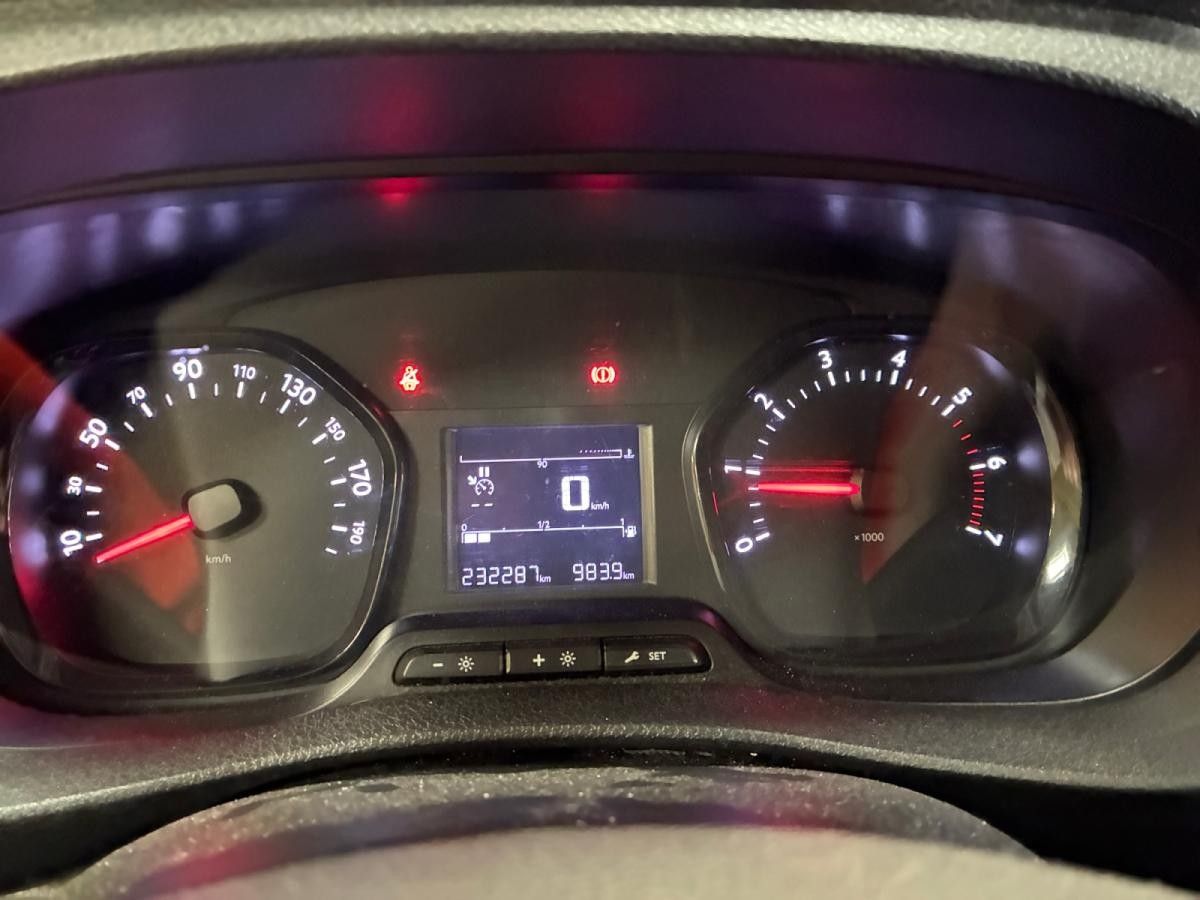 citroen-jumpy-2017-diesel-1560cc