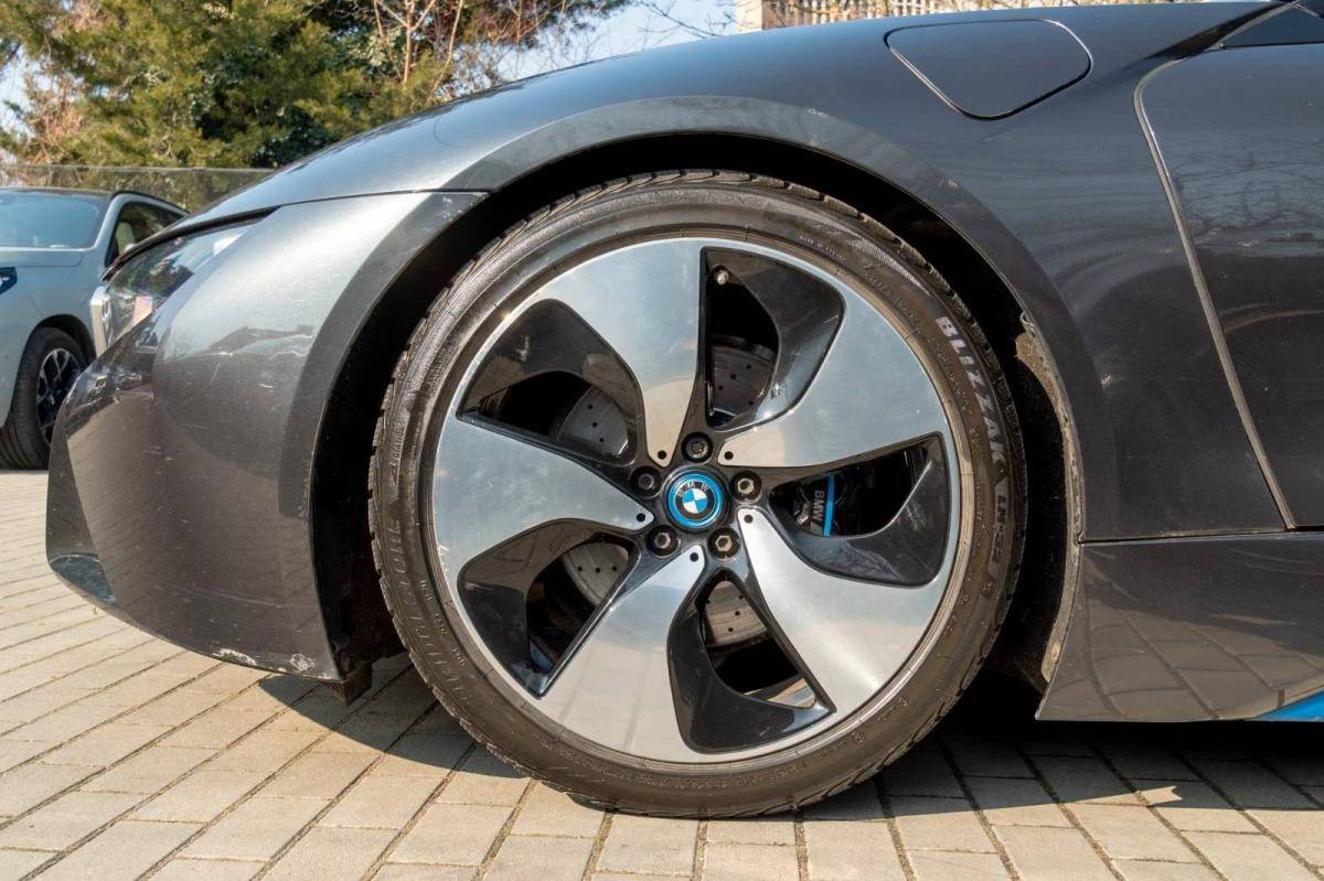 bmw-i8-2016-hibrido-a-gasolina-1499cc