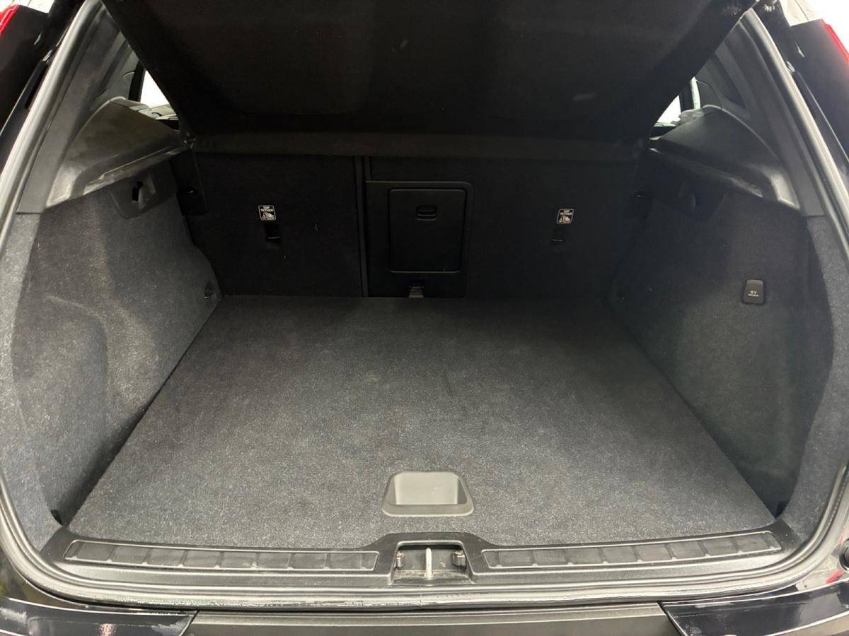 volvo-xc40-2022-hibrido-a-gasolina-1477cc