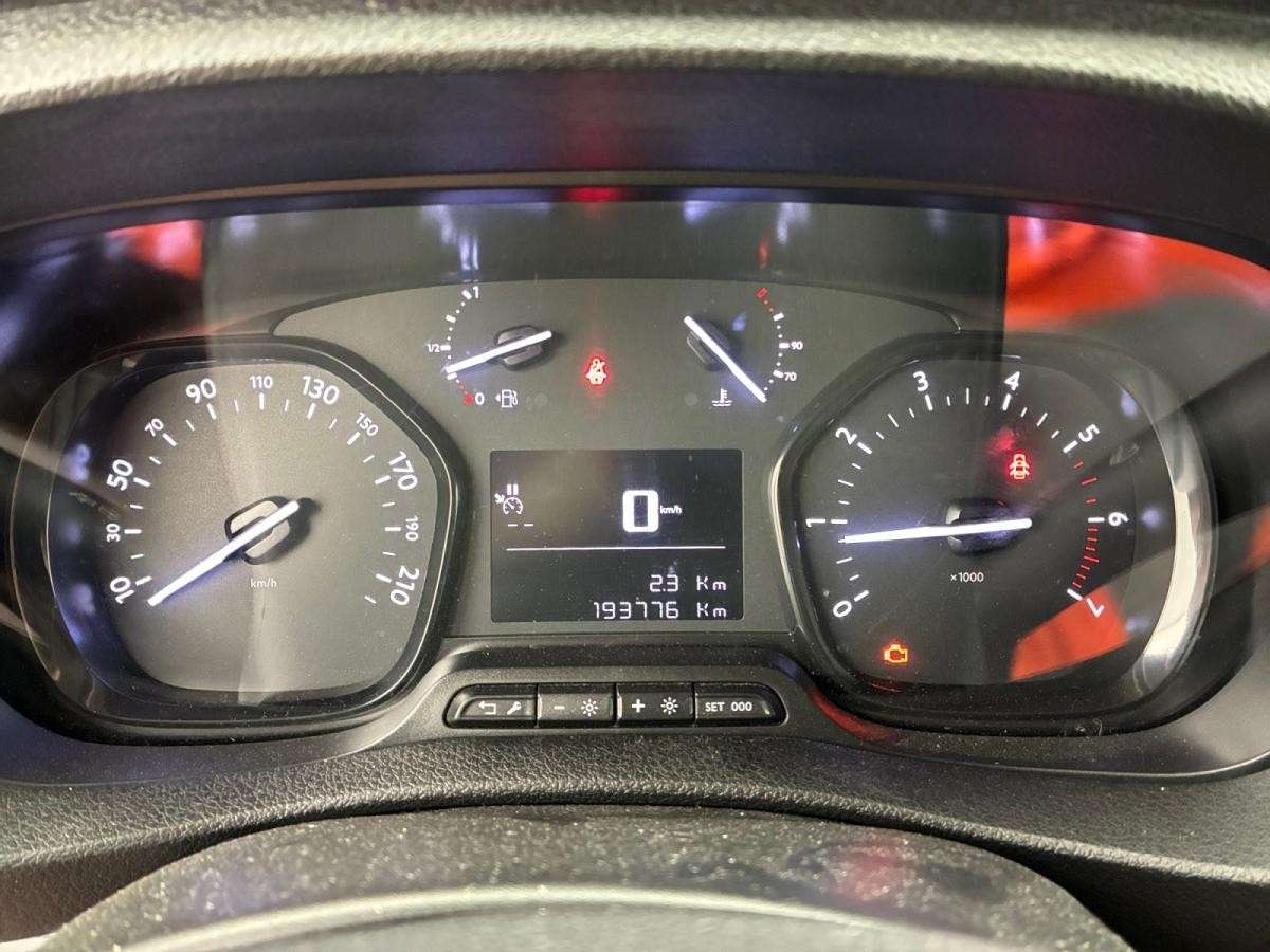 peugeot-expert-2020-diesel-1499cc