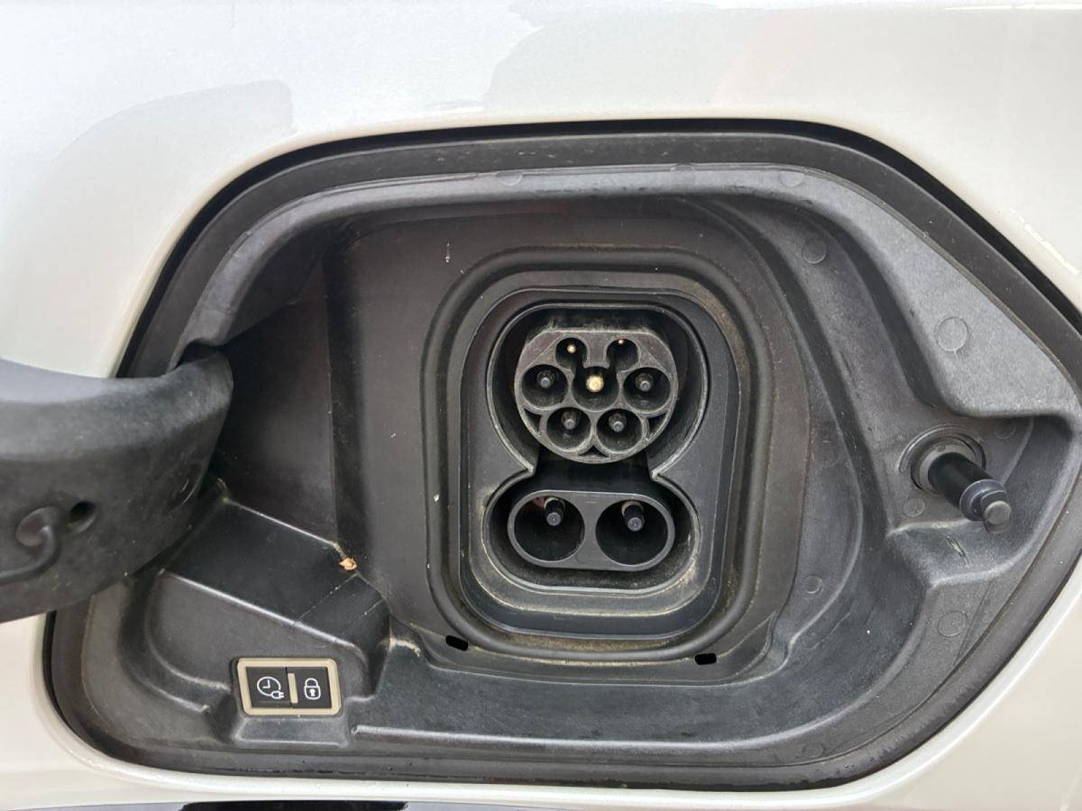 peugeot-208-2022-eletrico-0cc