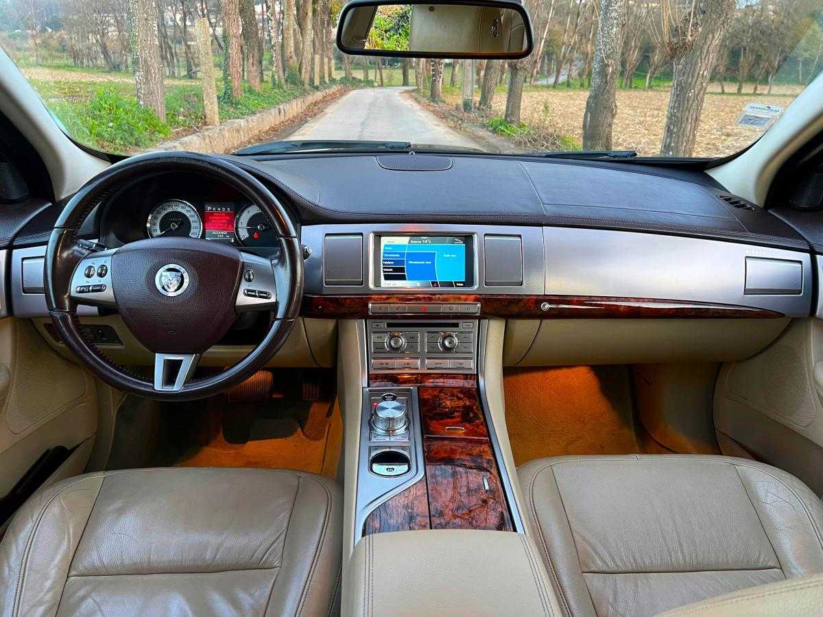 jaguar-xf-2011-diesel-2993cc