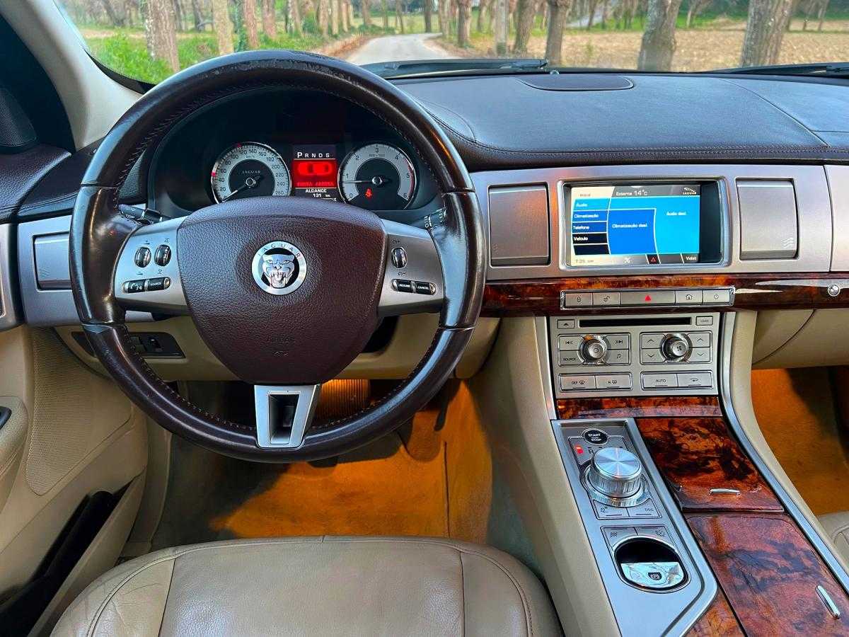 jaguar-xf-2011-diesel-2993cc