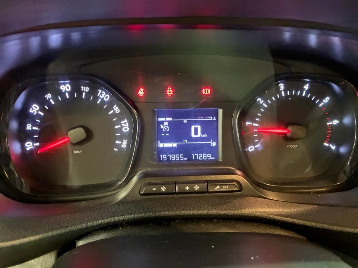 citroen-jumpy-2017-diesel-1560cc