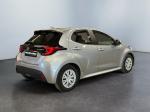 toyota-yaris-2022-hibrido-a-gasolina-1490cc