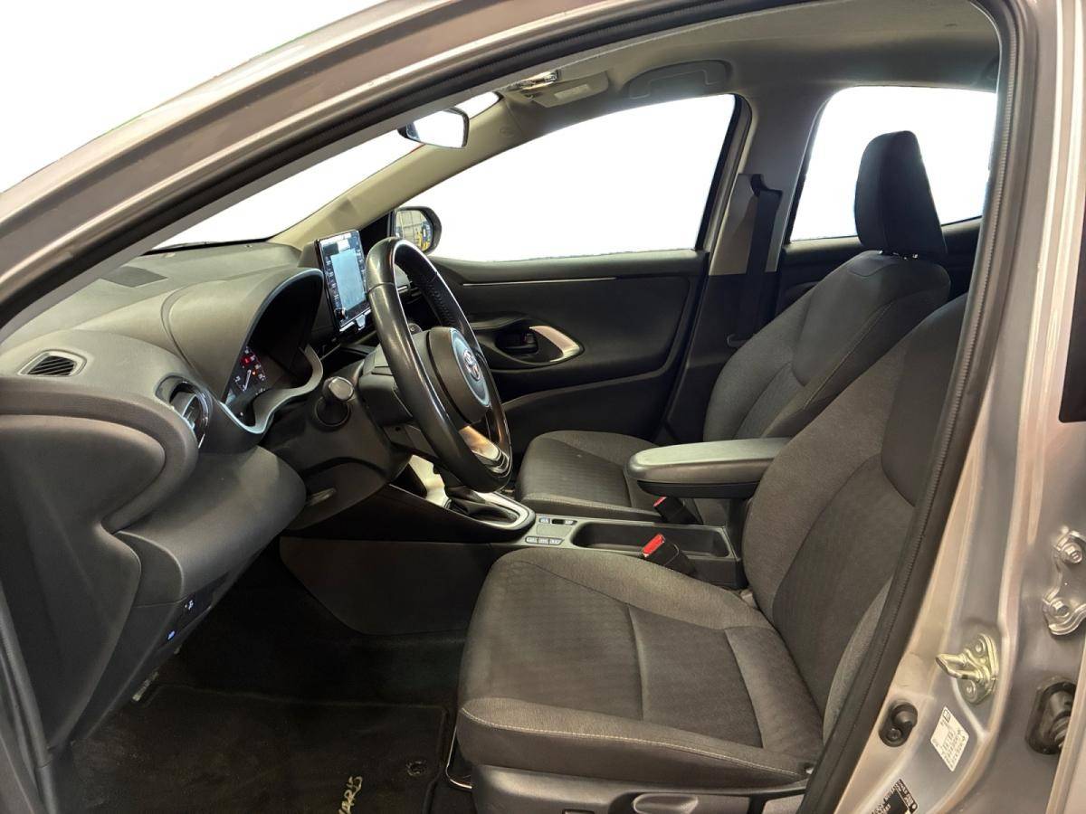 toyota-yaris-2022-hibrido-a-gasolina-1490cc