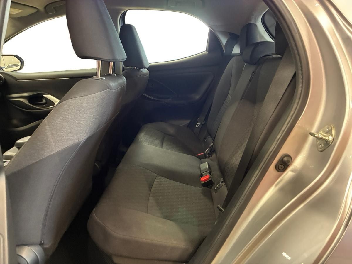 toyota-yaris-2022-hibrido-a-gasolina-1490cc