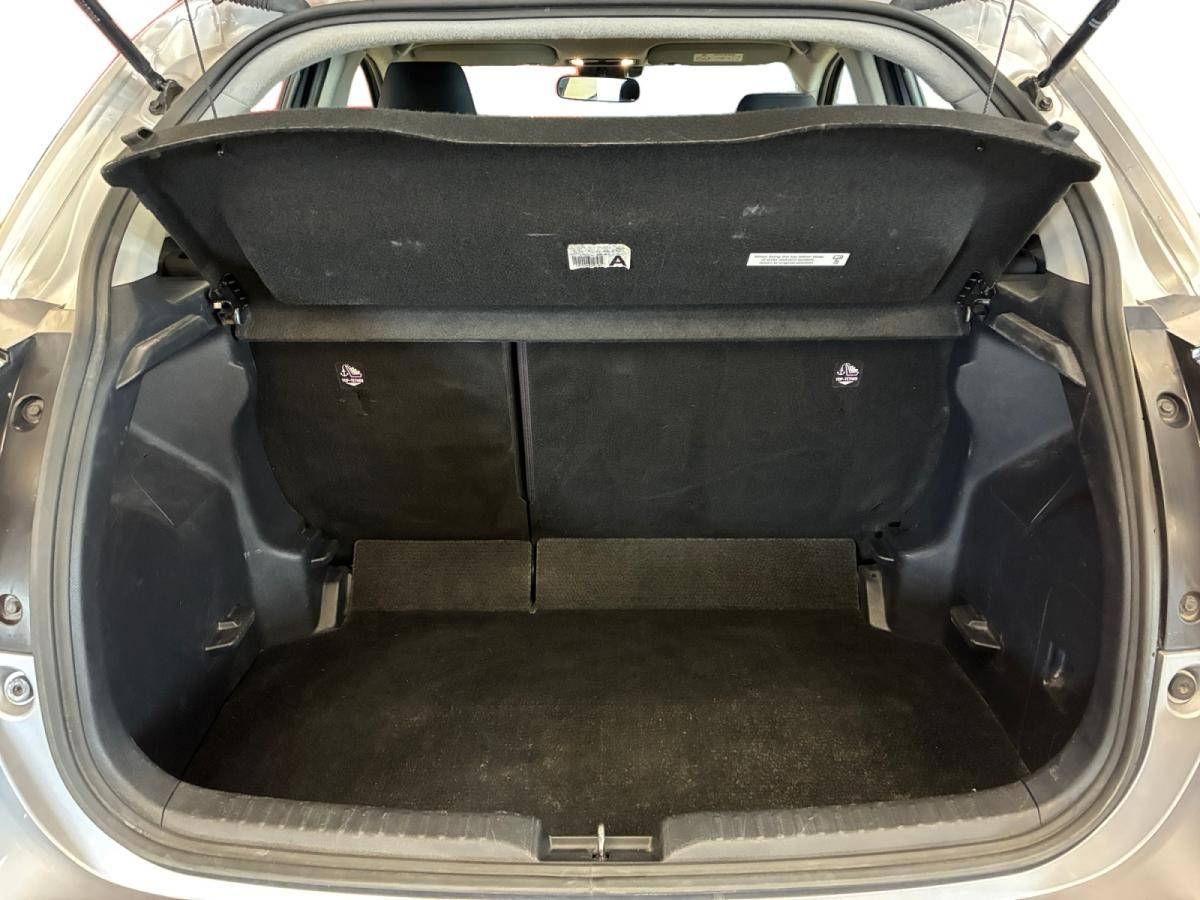 toyota-yaris-2022-hibrido-a-gasolina-1490cc