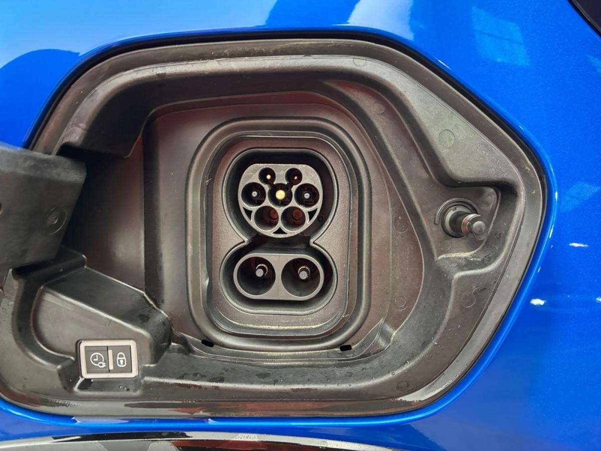 peugeot-208-2023-eletrico-0cc